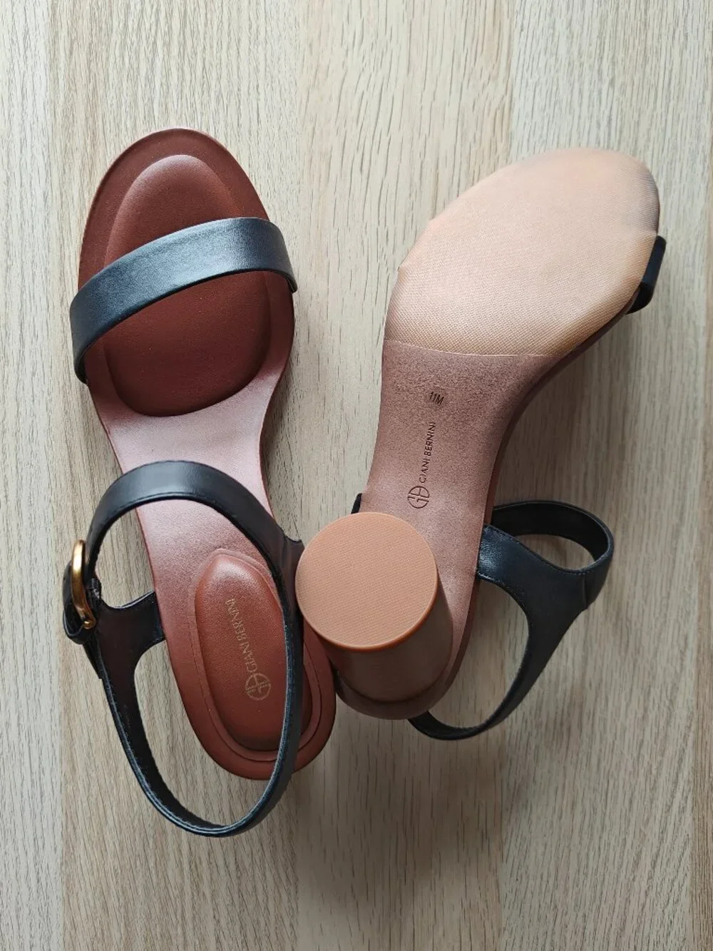 GIANI BERNINI CYLINDER STACKED HEEL SANDALS (SIZE 11M)